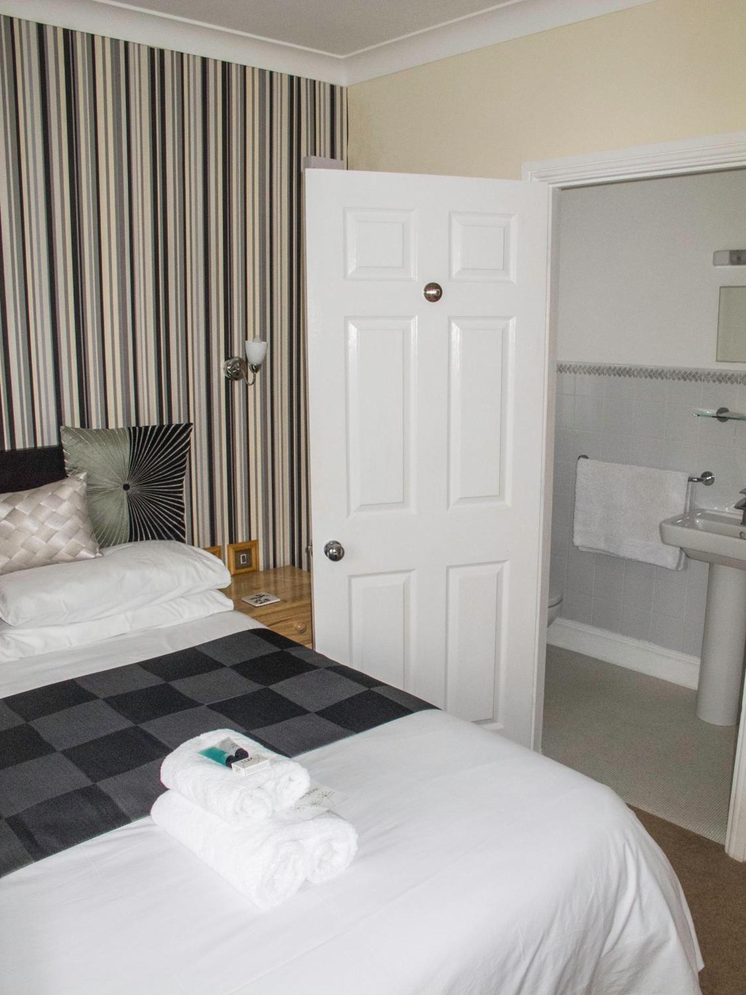 The White Lodge Great Yarmouth Room photo