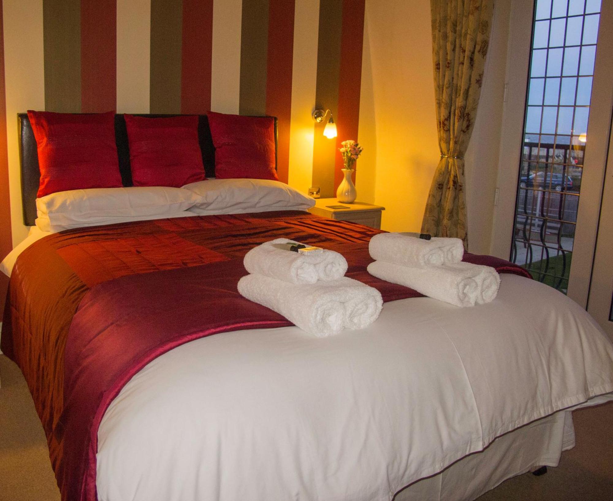 The White Lodge Great Yarmouth Room photo