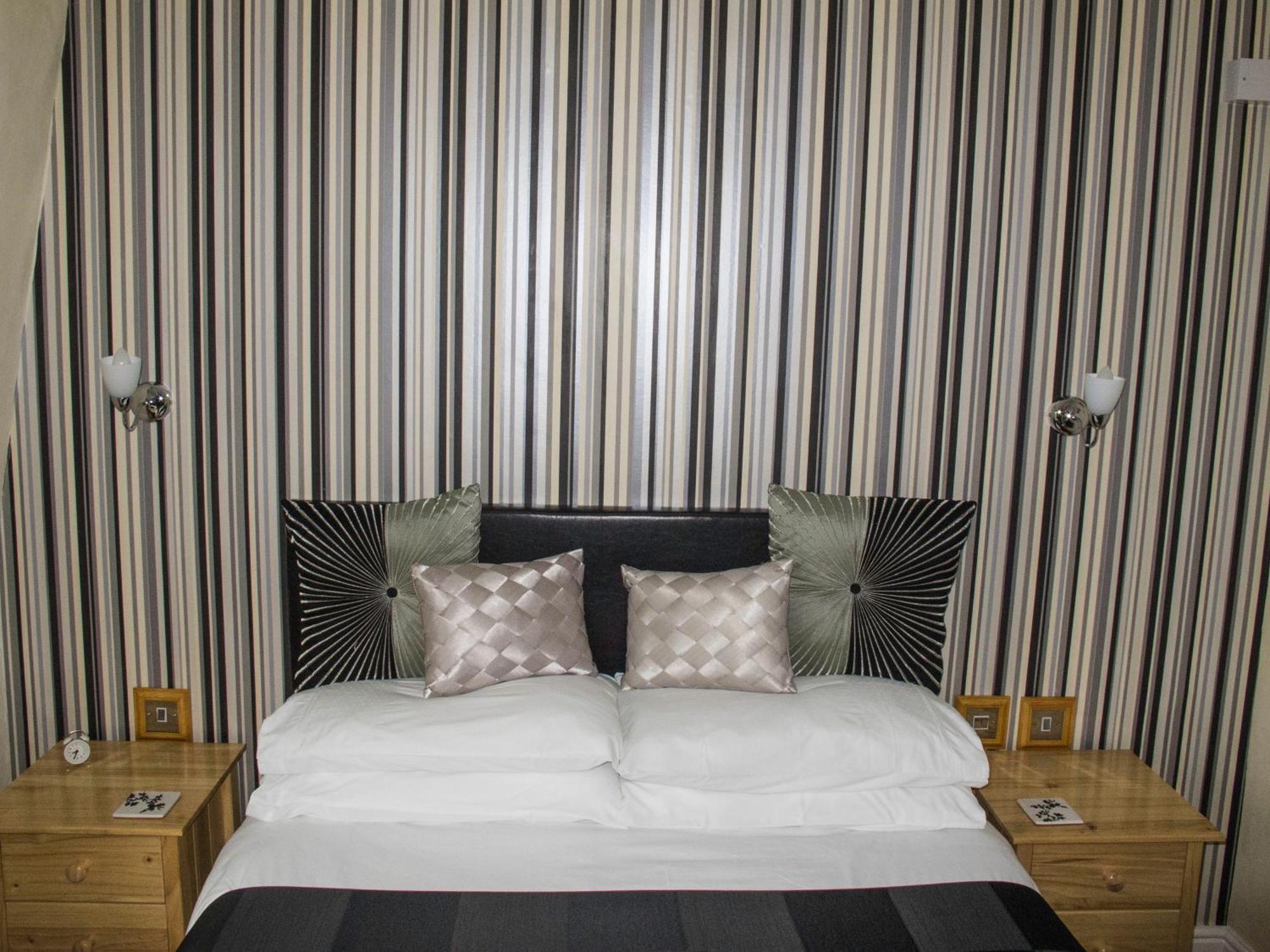 The White Lodge Great Yarmouth Room photo